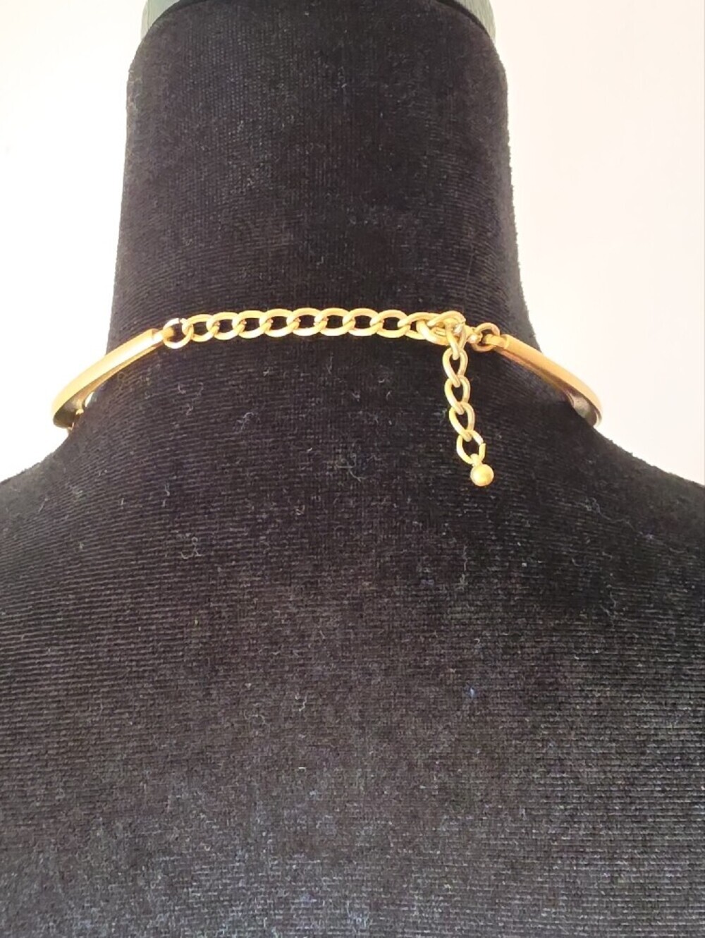Gold Crystal Collar Necklace - Women Jewelry - Picture 8 of 8